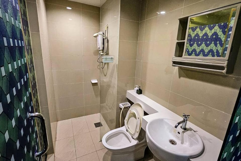 Shower, Toilet, Bathroom, bidet