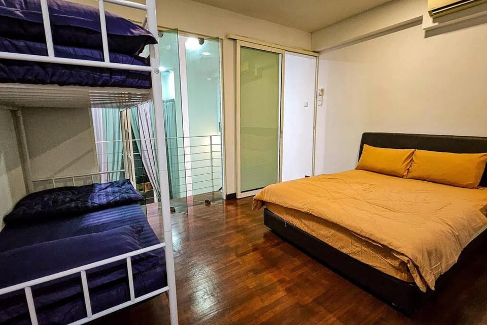 Bed, Photo of the whole room, Bedroom, bunk bed, air conditioner