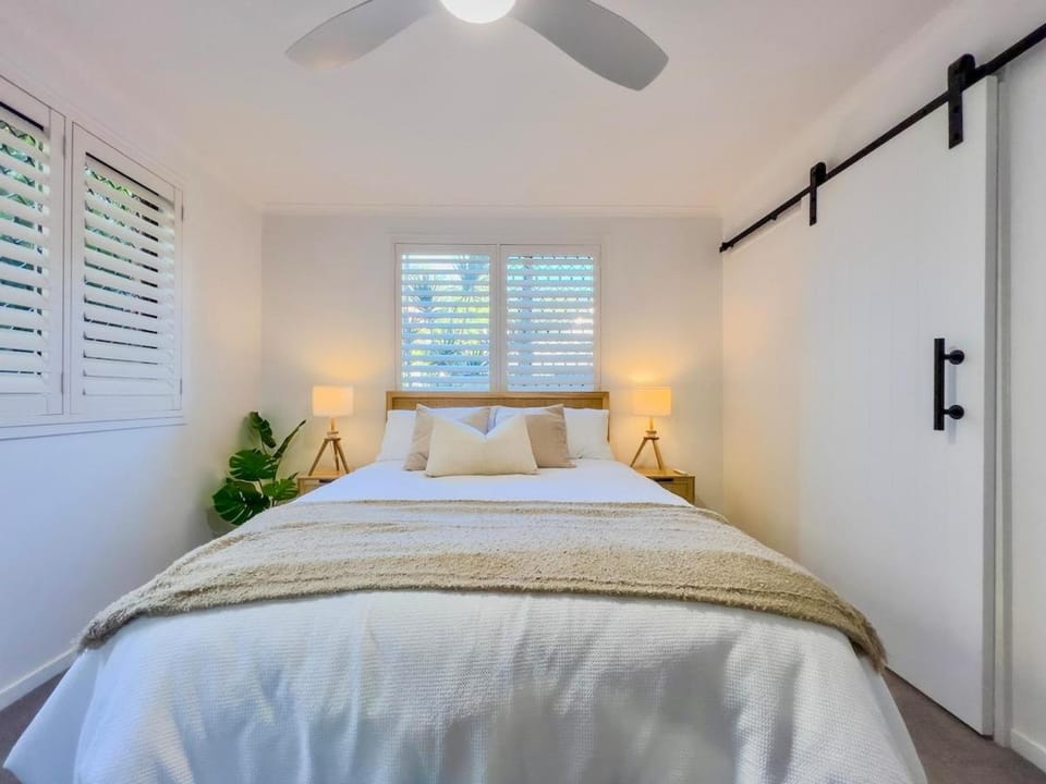 Burleigh Breeze Getaway Apartment in Burleigh Heads