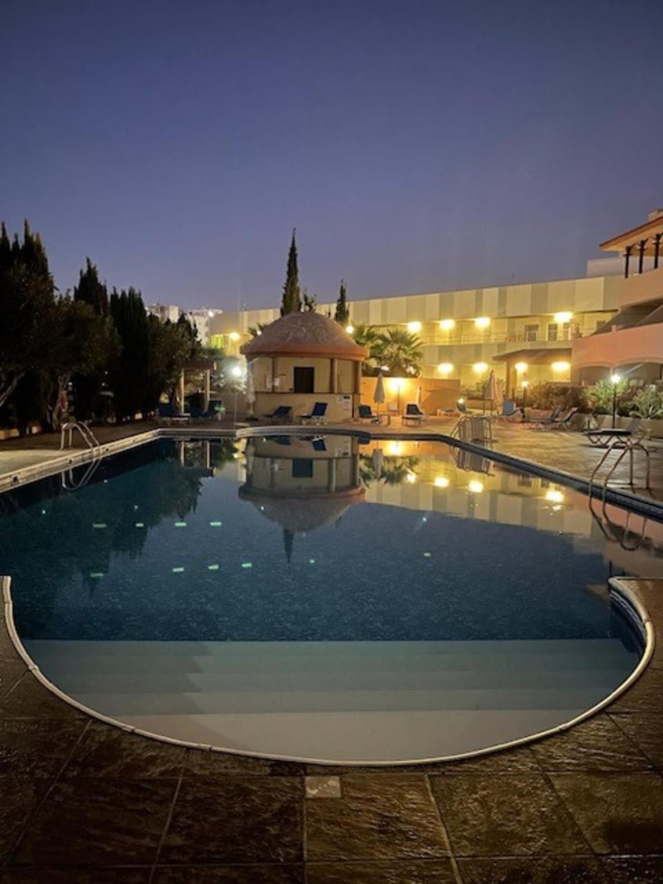 2 Bed Townhouse Sleeps 4 - Pool - Patio & Balcony Apartment in Paphos