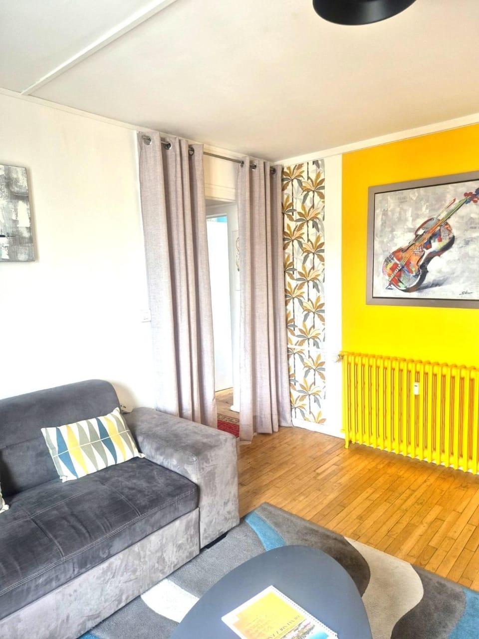 Spacieux T5 confort 9 pers Apartment in Angers