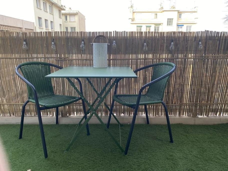 Studio lumineux avec balcon proche Tête d'Or Apartment in Lyon