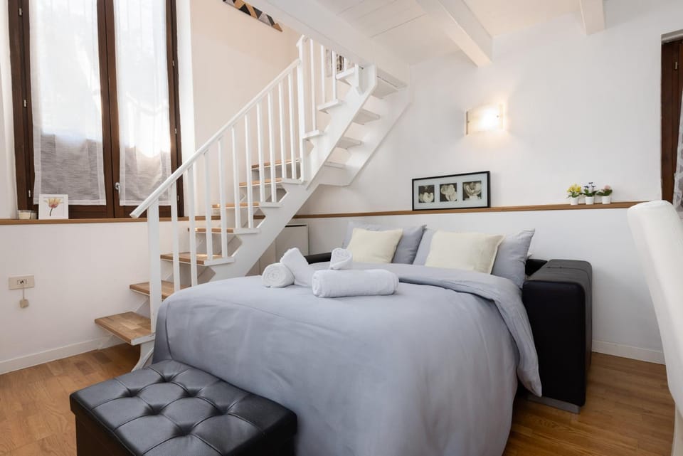 Bed, Living room