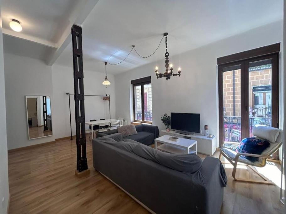 Stunning apartment for 7 pax - CvB Apartment in Centro