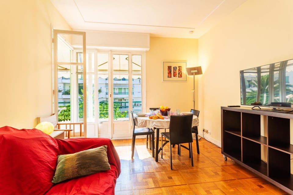 TV and multimedia, Living room, Dining area