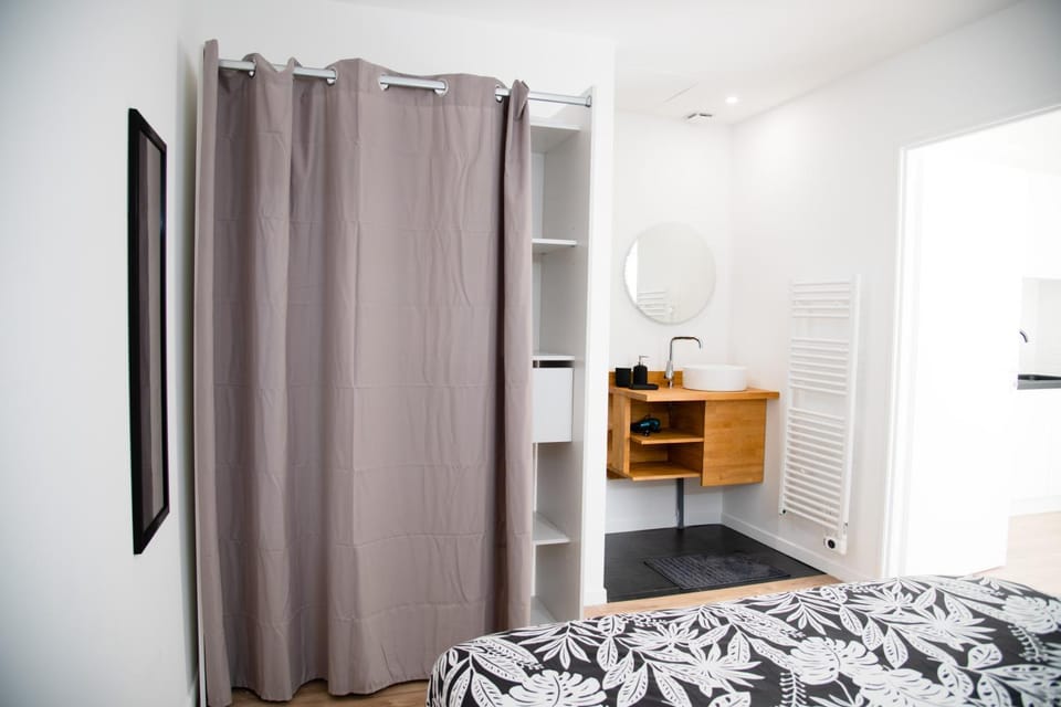 Charment T2 avec extérieur à 200m du Tram C Apartment in Bordeaux