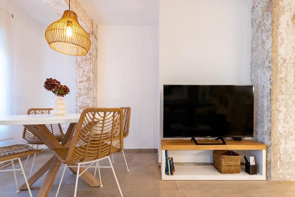 TV and multimedia, Dining area