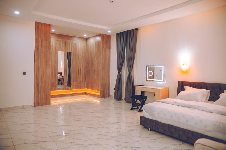 Bedroom, wardrobe