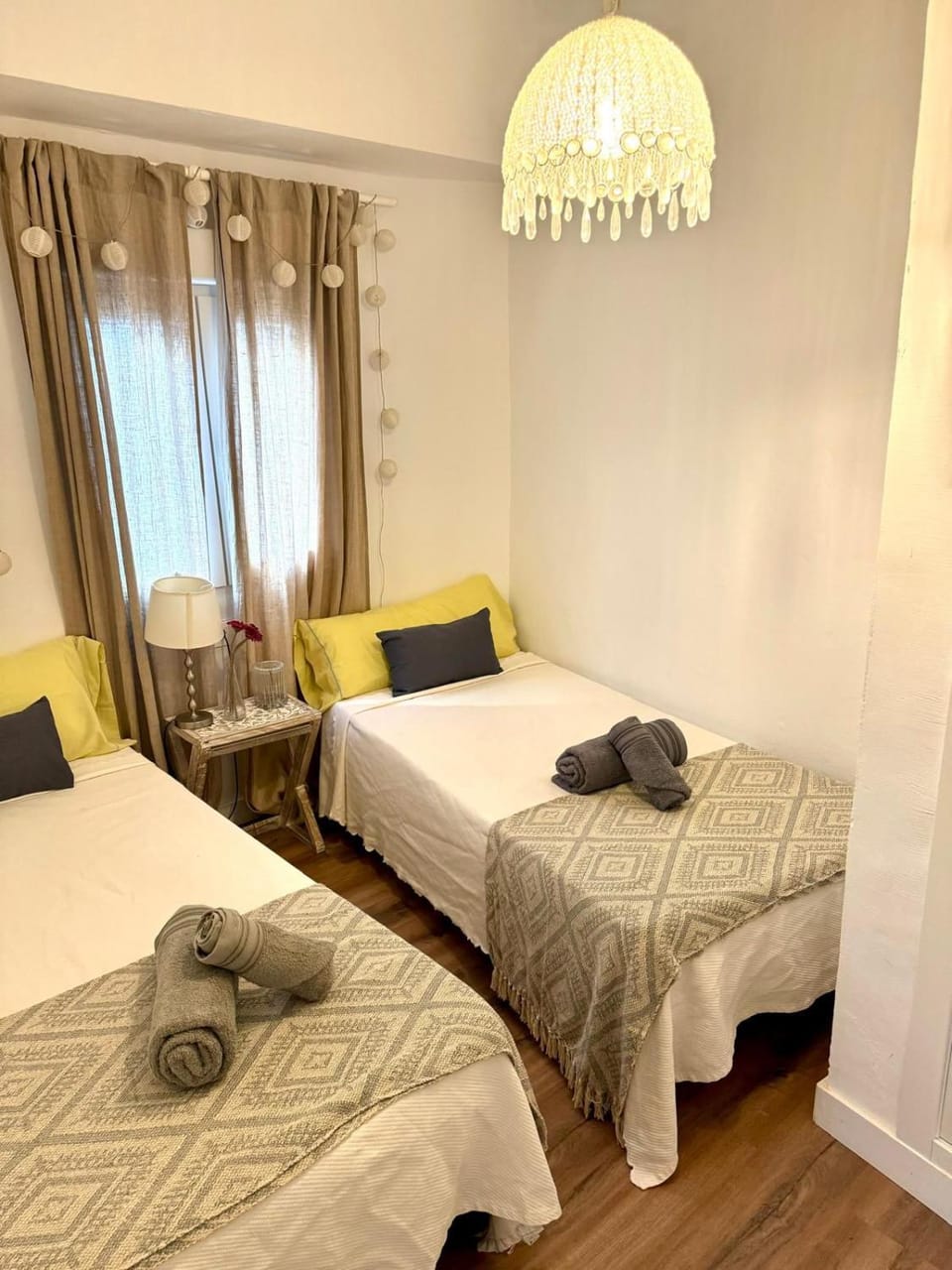 Bed, Photo of the whole room, Bedroom, towels