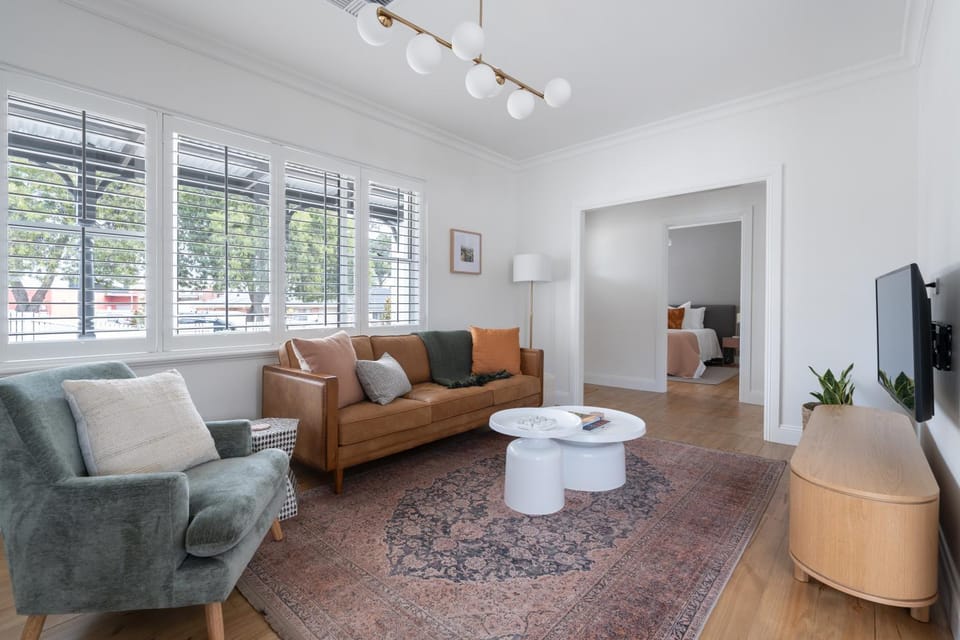 TV and multimedia, Living room, Seating area, heating, internet, air conditioner