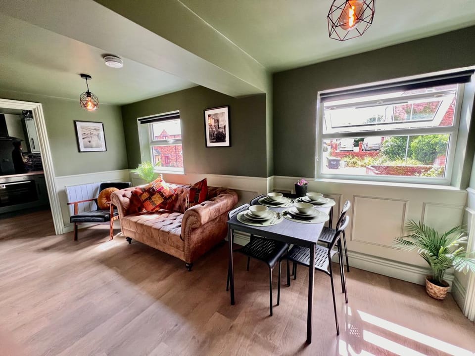 Stylish Flat With Stunning Views Apartment in Worcester