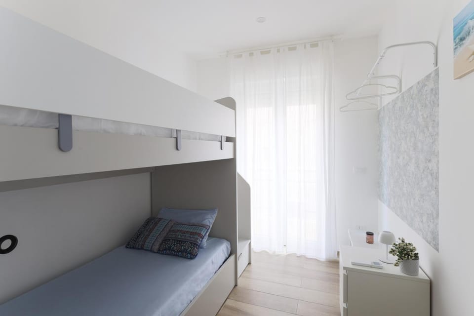 Bed, Photo of the whole room, Bedroom, bunk bed