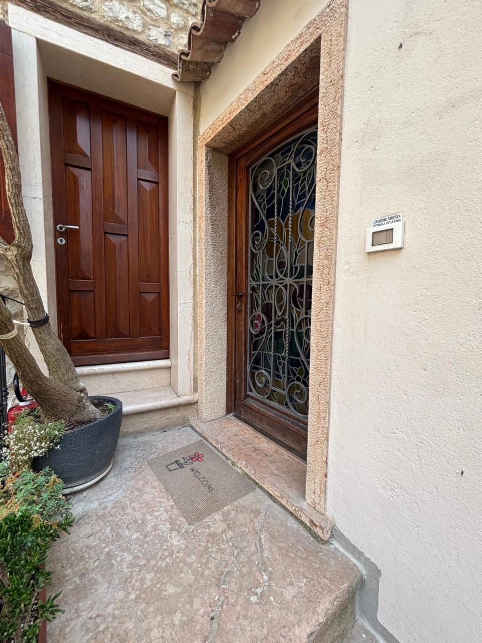 Facade/entrance