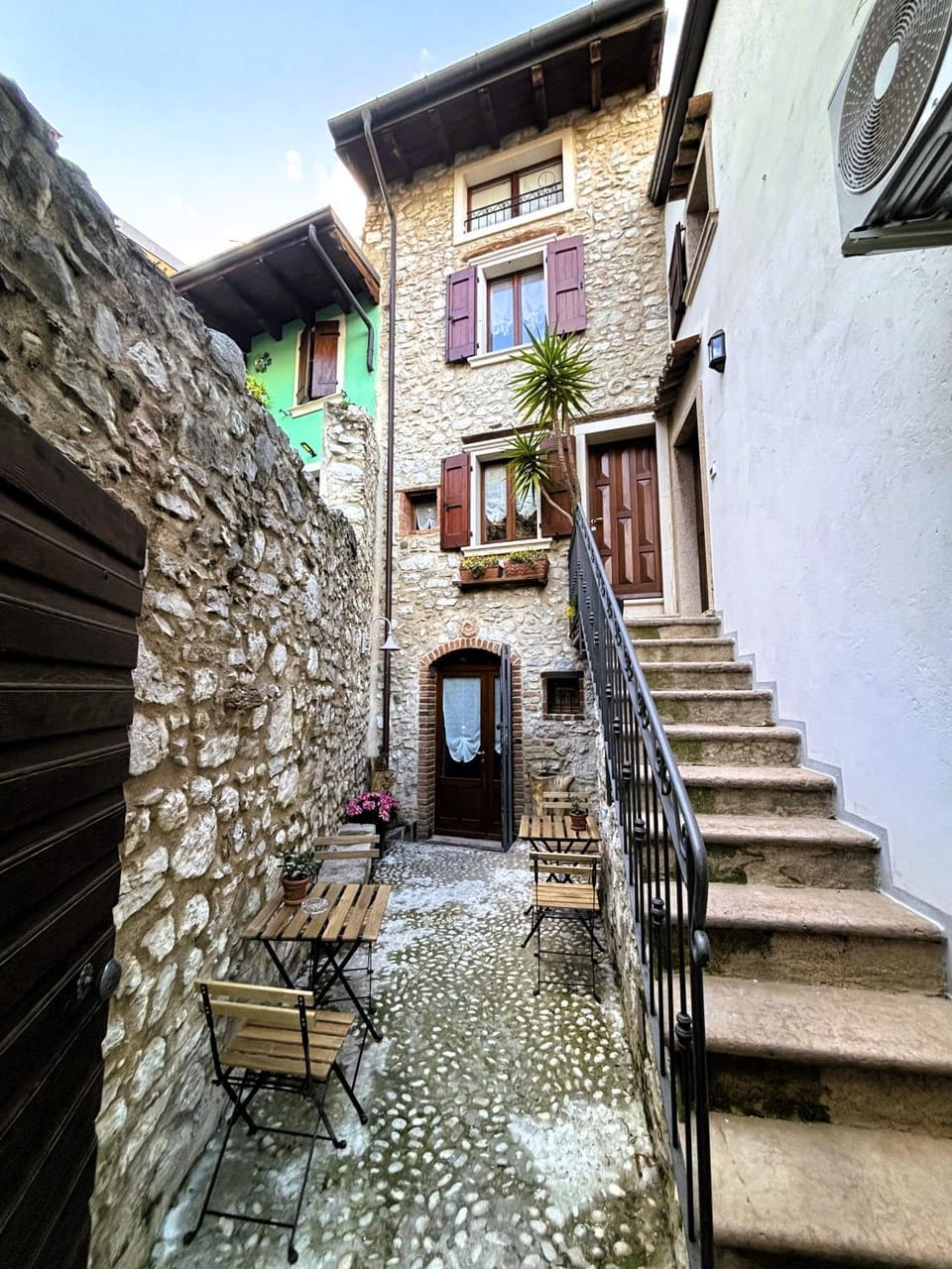 Property building, Inner courtyard view