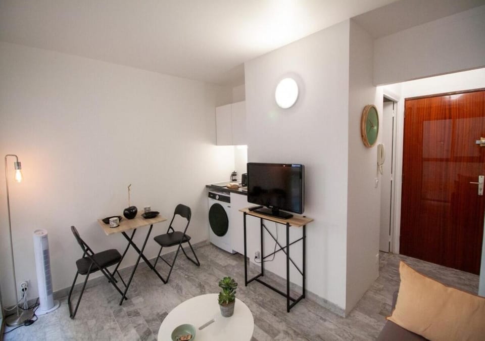 TV and multimedia, Kitchen or kitchenette