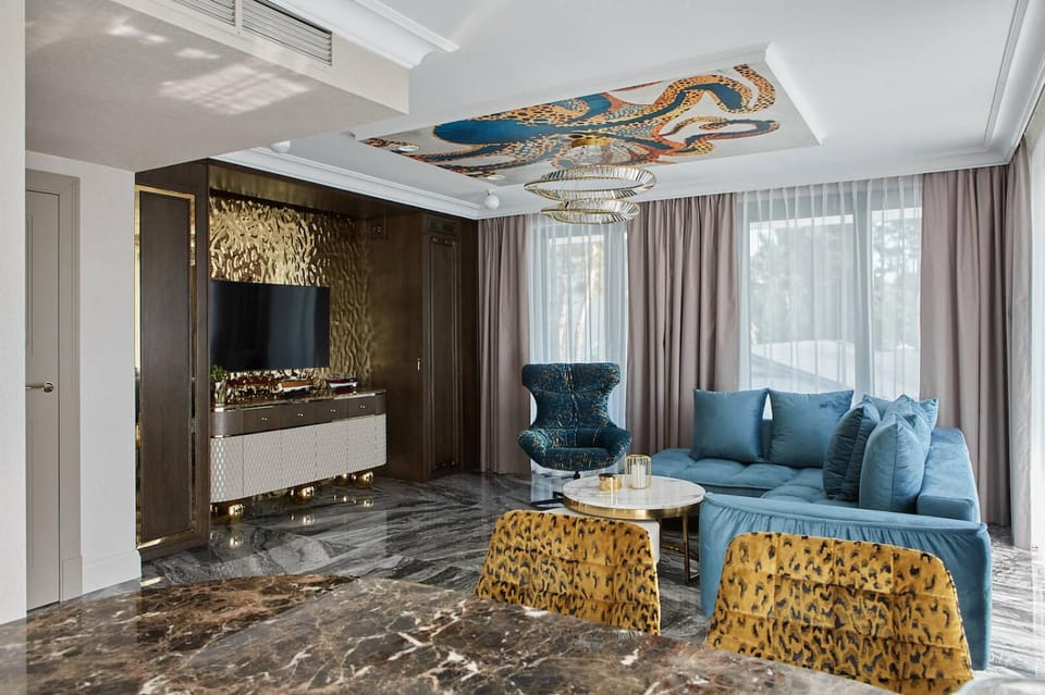 TV and multimedia, Living room, Decorative detail, Seating area, Evening entertainment, air conditioner
