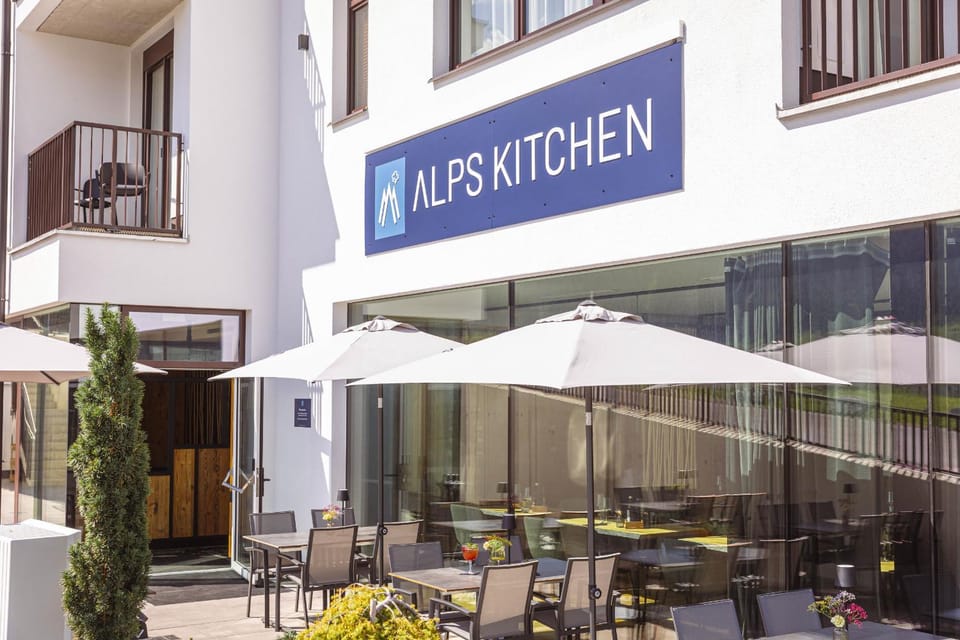 Restaurant/places to eat, Restaurant/places to eat