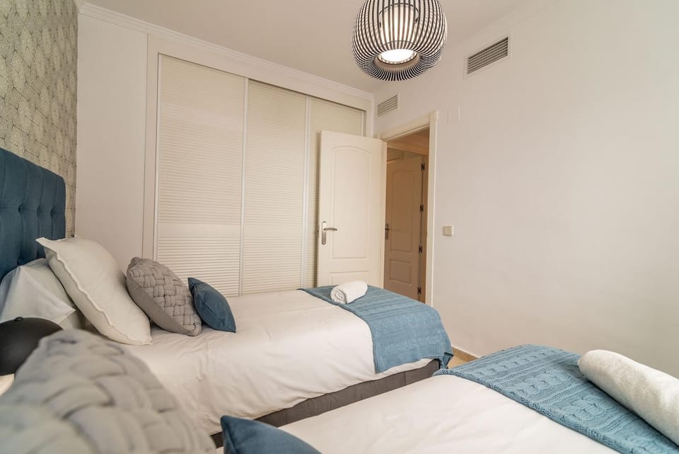 Excellent Banús with pool and parking RDR473 Apartment in Marbella