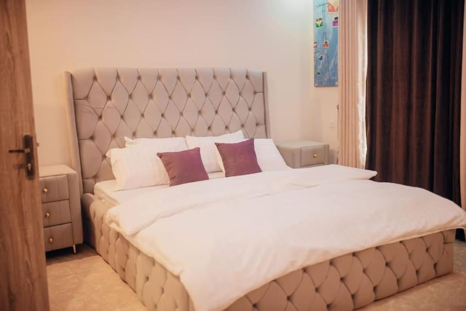 Serviced 3Bed Duplex in Oba Akinyele Street, off Rotimi Williams, Bodija Apartment in Nigeria