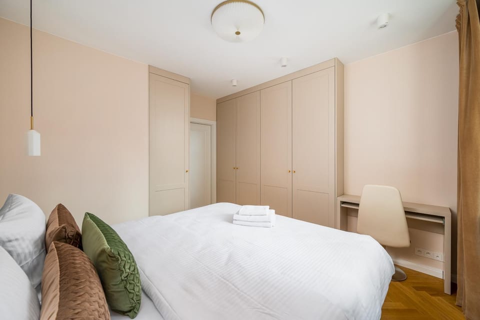 Bed, Photo of the whole room, Bedroom, towels, wardrobe