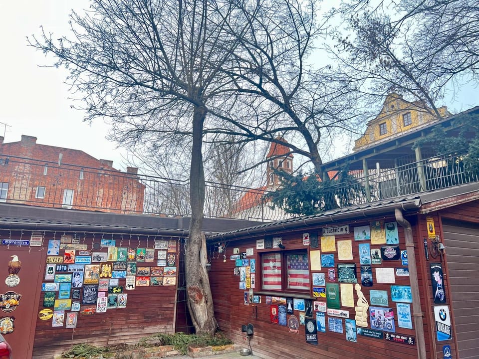 Day, Inner courtyard view