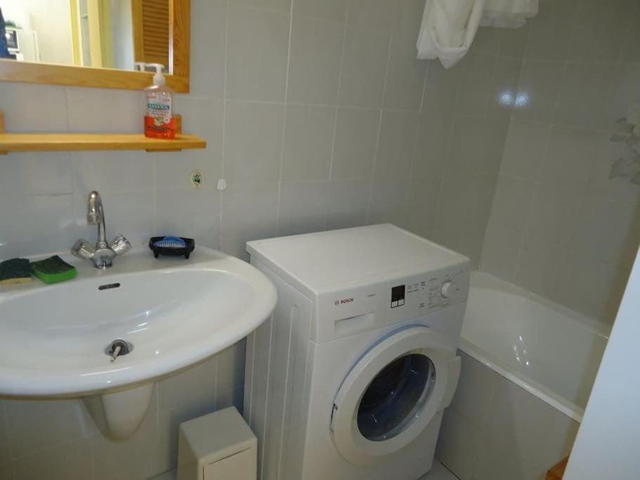Bathroom, washing machine
