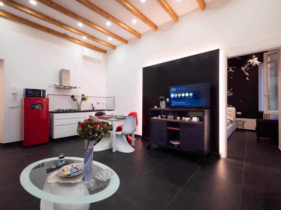 TV and multimedia, Kitchen or kitchenette, Dining area, oven