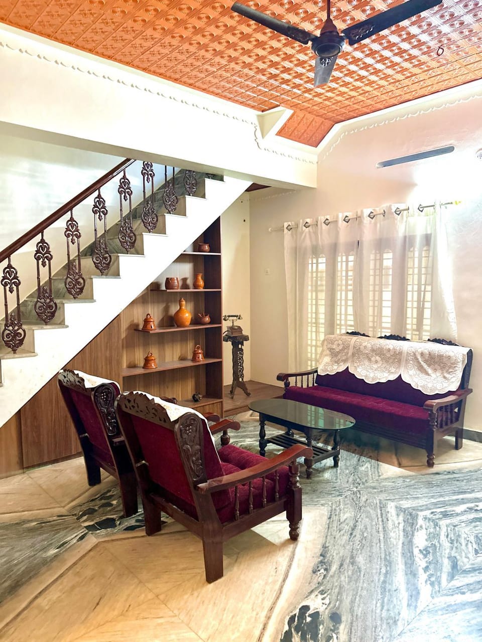 Living room, Seating area