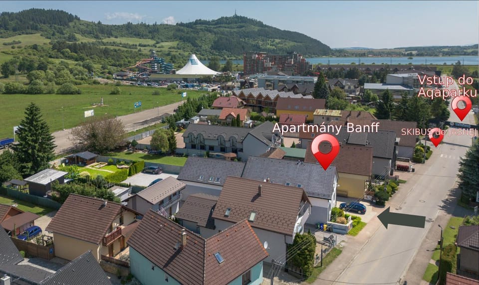 Property building, Nearby landmark, Neighbourhood, Bird's eye view, Aqua park, Mountain view