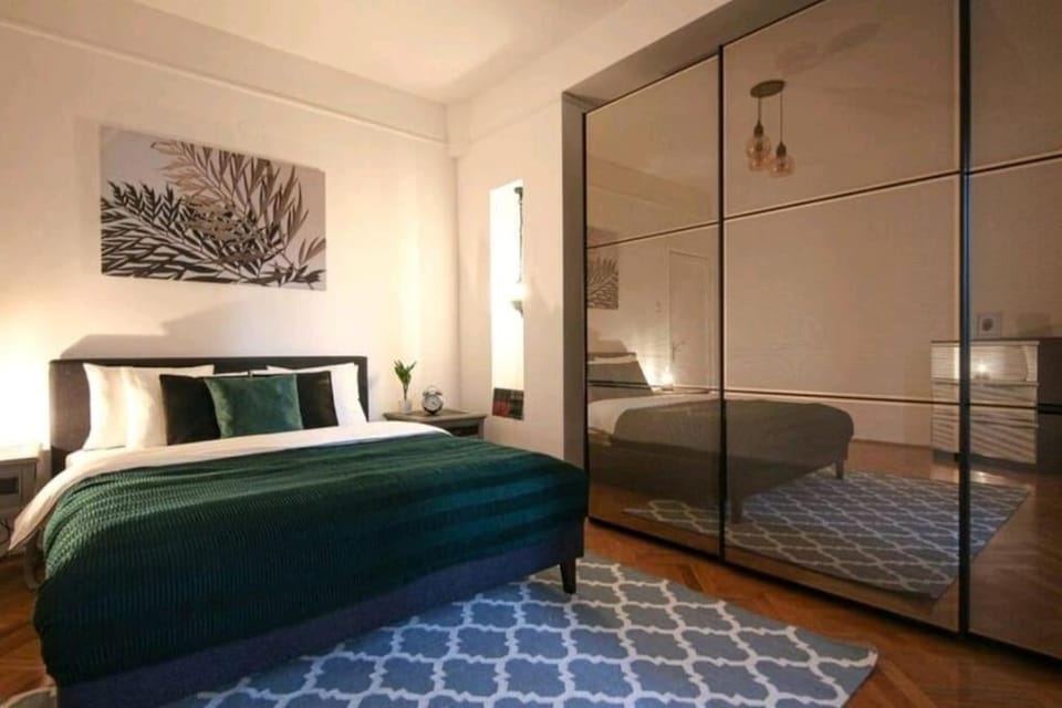 University Square - Old Town Apartment in Bucharest