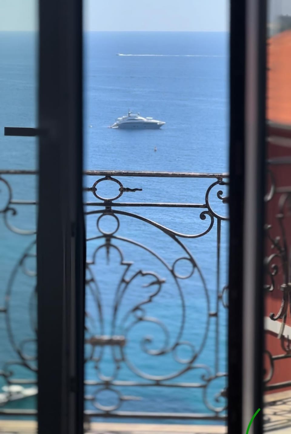 Appartements de Luxe Bord de Mer avec vue mer, terrasse et parking Apartment in Roquebrune-Cap-Martin
