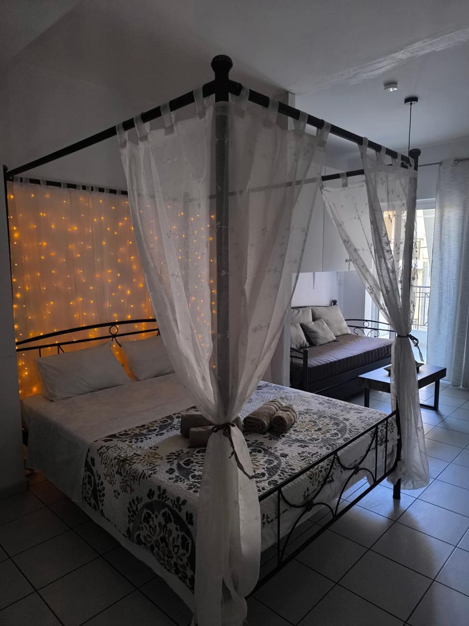 Bed, Photo of the whole room