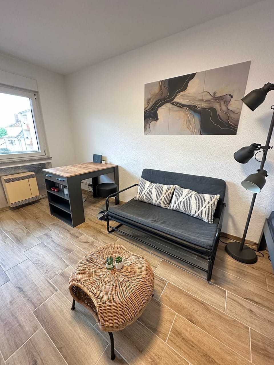 Restaurant/places to eat, Living room, Seating area, Bedroom