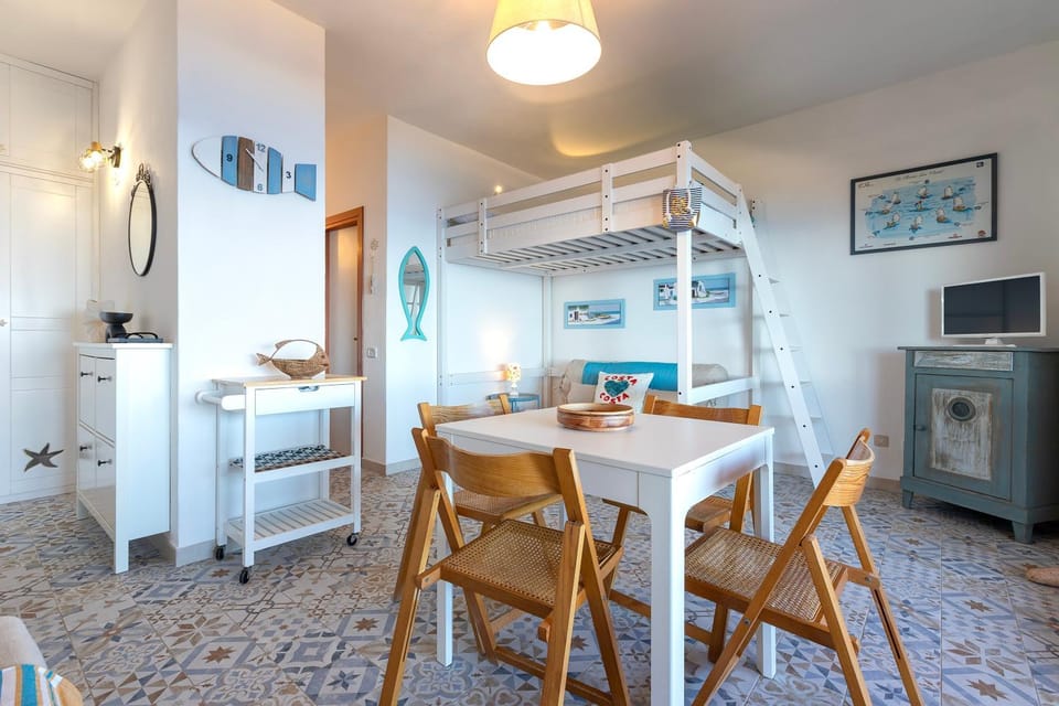 Property building, Kitchen or kitchenette, Living room
