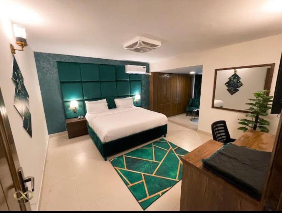 Living room, Seating area, air conditioner