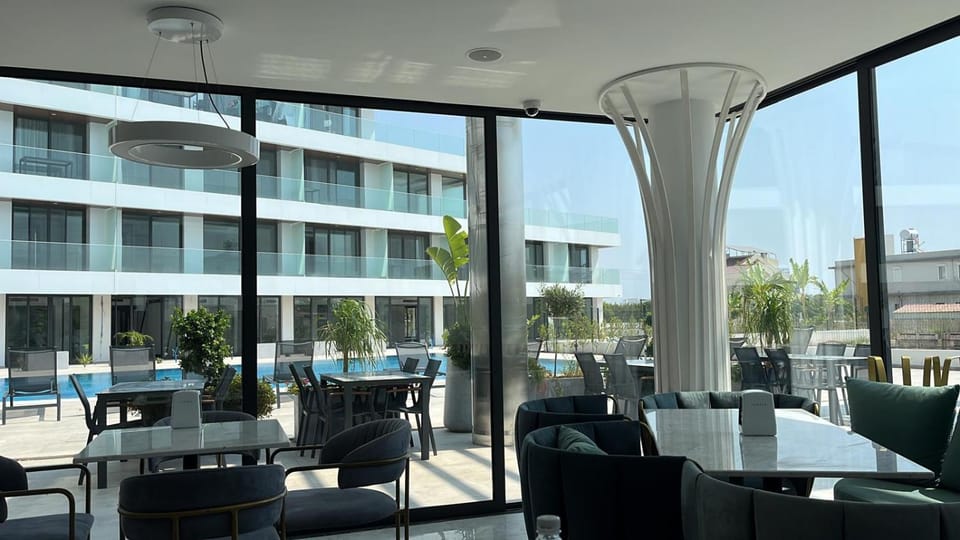 Restaurant/places to eat, Restaurant/places to eat, View (from property/room), Seating area, Pool view, Swimming pool