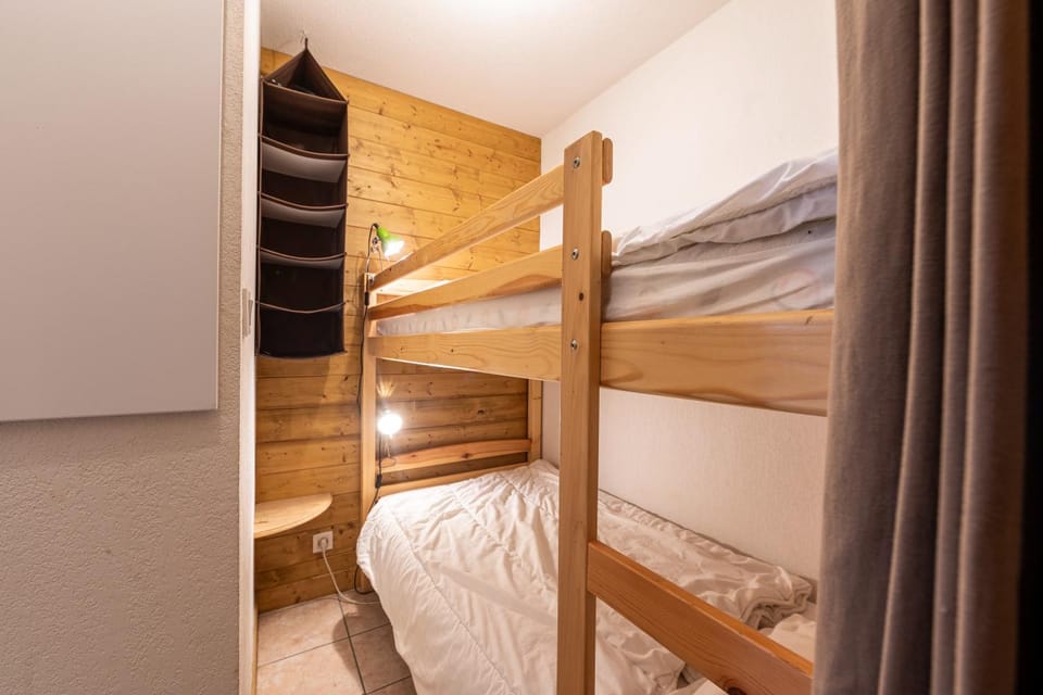 Property building, Living room, Bedroom