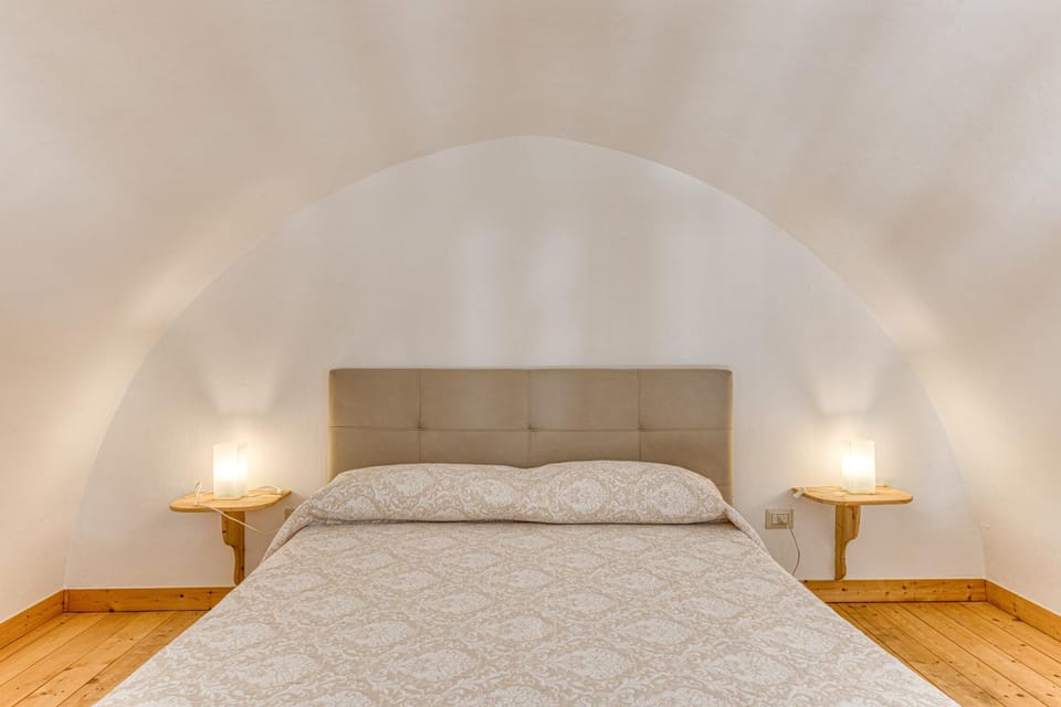 Property building, Living room, Bedroom