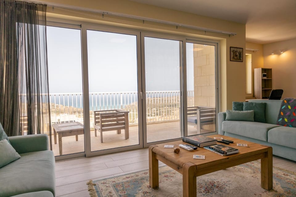 Natural landscape, View (from property/room), Balcony/Terrace, Living room, Seating area, Sea view