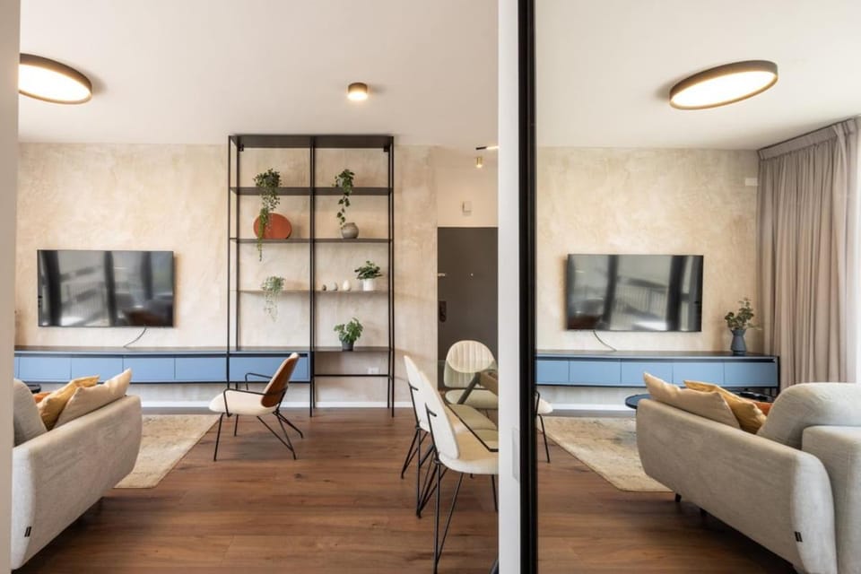 Mamad 2BR Walk to Beach & City by SeaNRent Apartment in Tel Aviv-Yafo