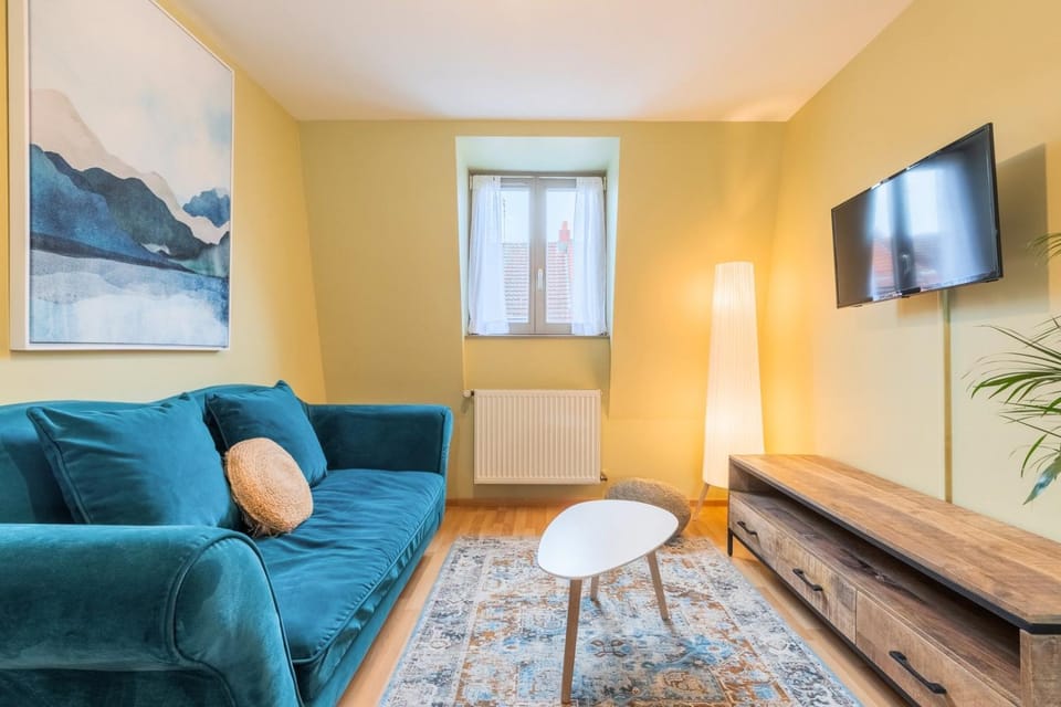 2 bedroom apartment near metro & shops Apartment in Hauts-de-France