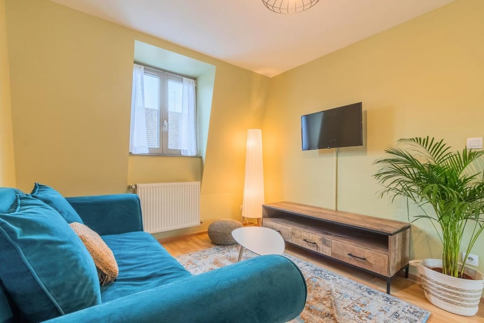 2 bedroom apartment near metro & shops Apartment in Hauts-de-France