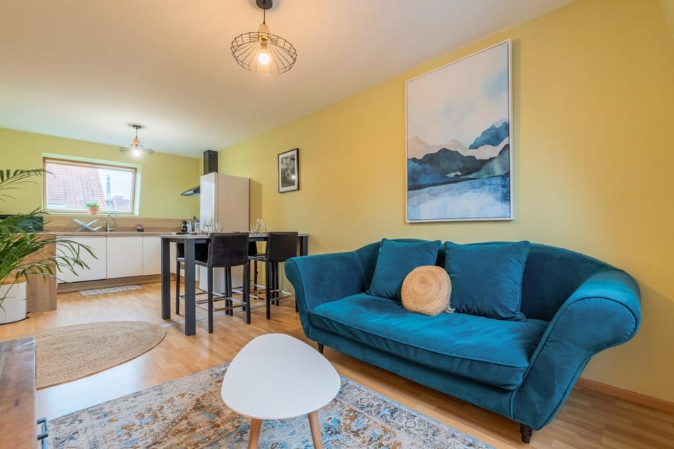 2 bedroom apartment near metro & shops Apartment in Hauts-de-France