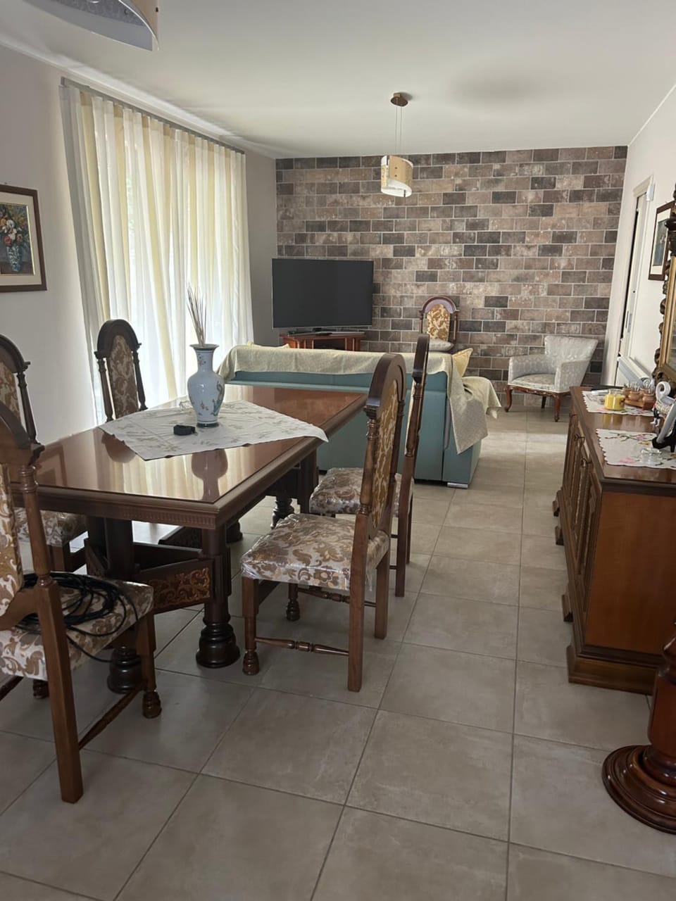 TV and multimedia, Living room, Dining area