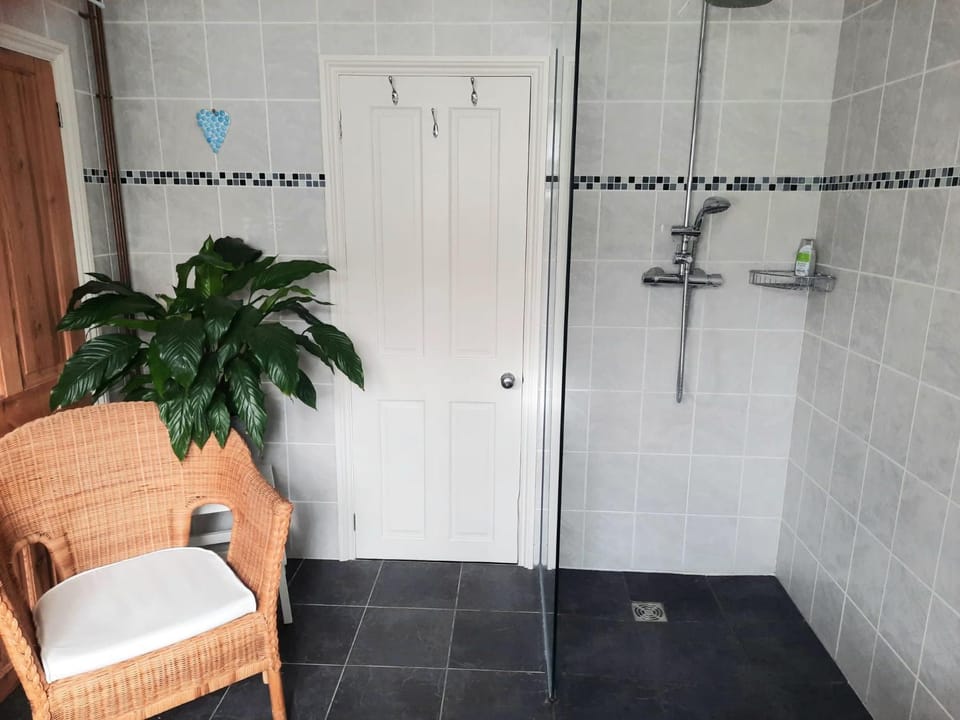 Super king bedroom with large ensuite Vacation rental in Brighton