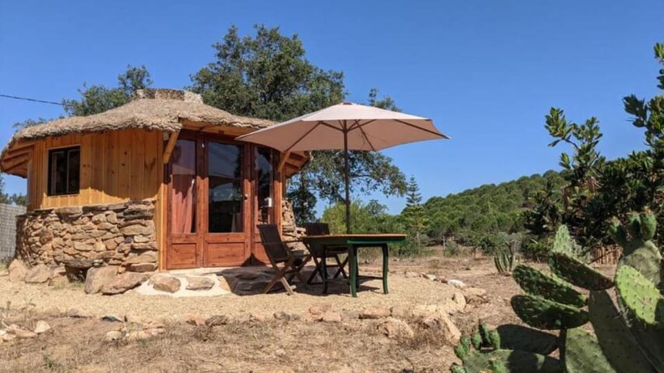 Eco Roundhouse Quinta Carapeto Luxury tent in Portugal