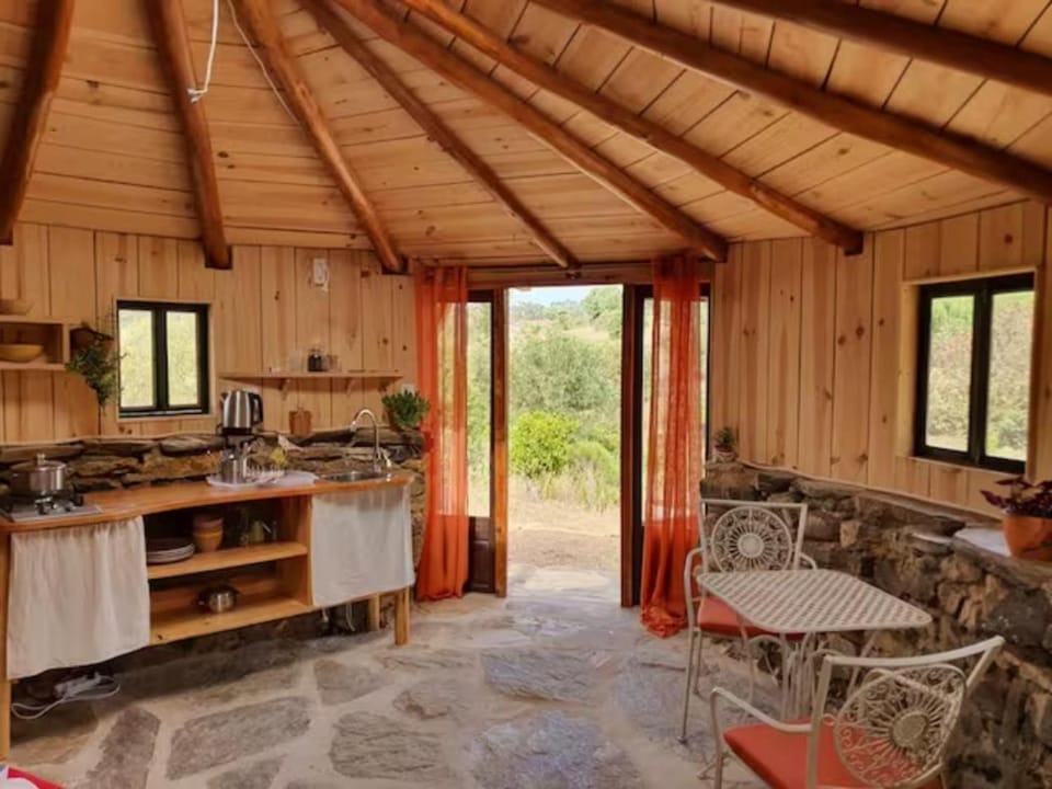Eco Roundhouse Quinta Carapeto Luxury tent in Portugal