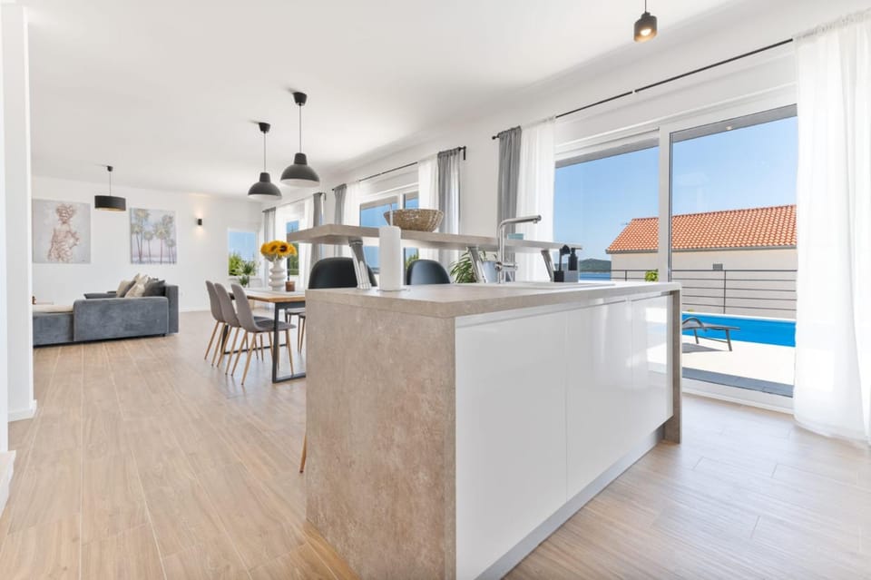 Kitchen or kitchenette, Living room, Seating area, Dining area, Pool view, Swimming pool