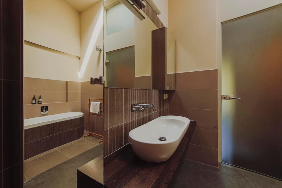 Bathroom, Bath