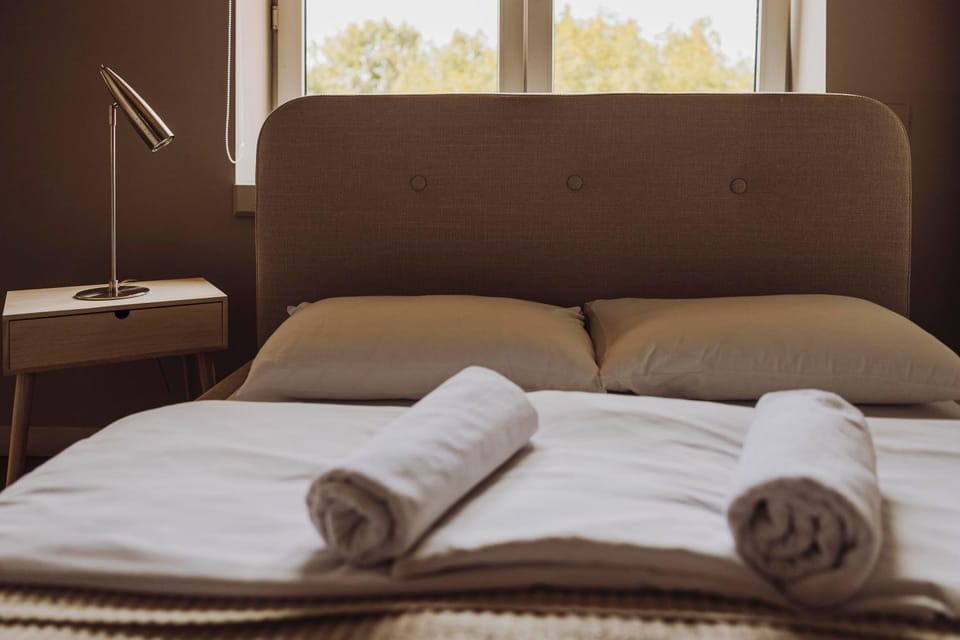 Bed, Photo of the whole room, Bedroom, towels